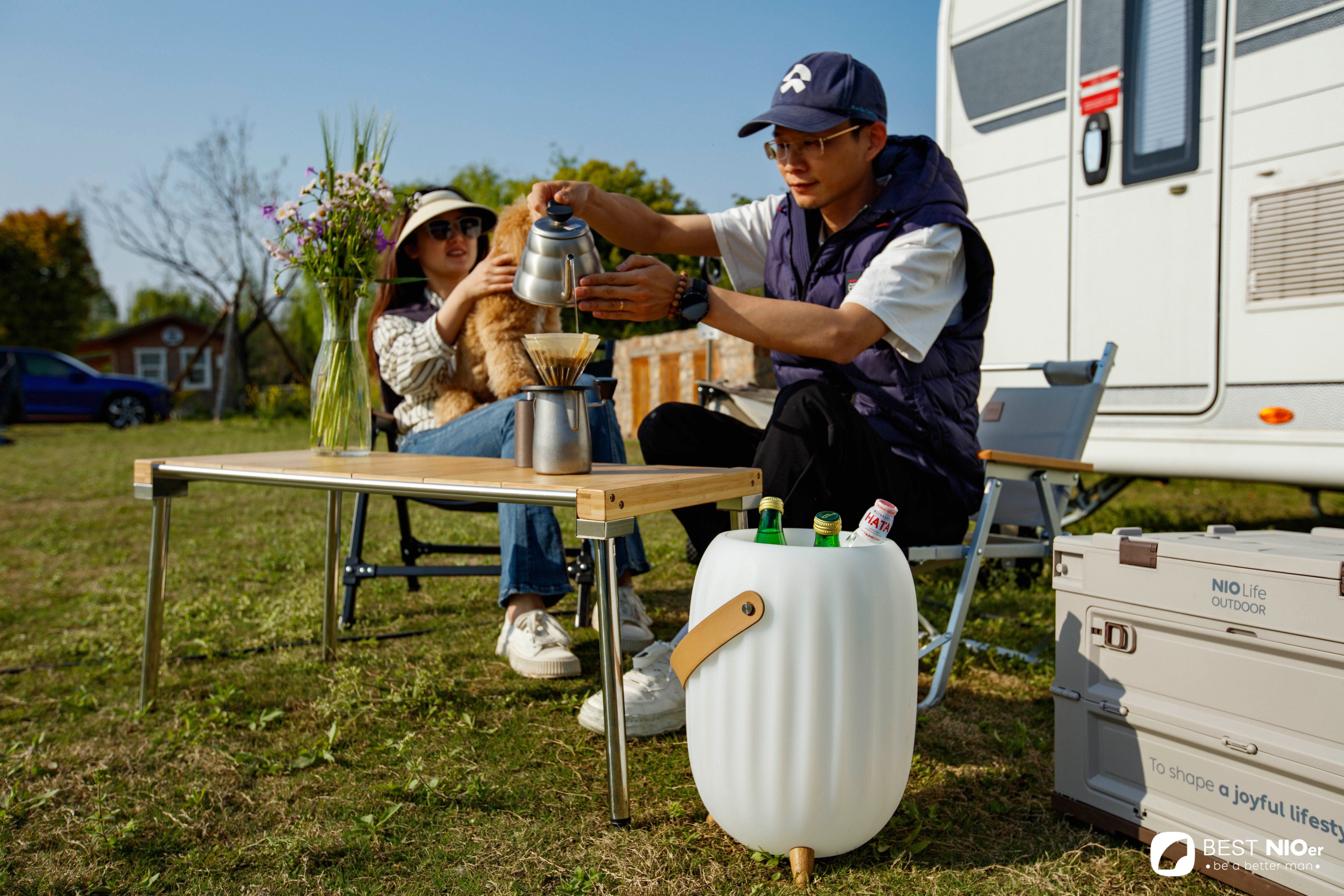 Fifn B01 Speaker lamp Ice Bucket Wine Cooler Portable with LED Light and Plants Pot - Waterproof for Outdoor Parties and Home Decoration - FIFN